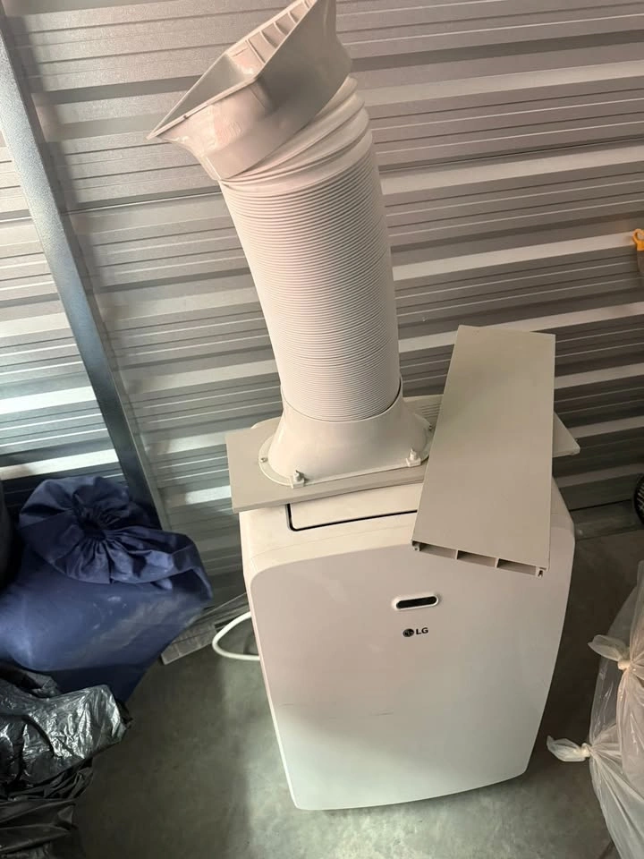 LG Portable Air Conditioner - photo 2