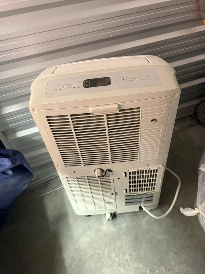 LG Portable Air Conditioner - photo 3