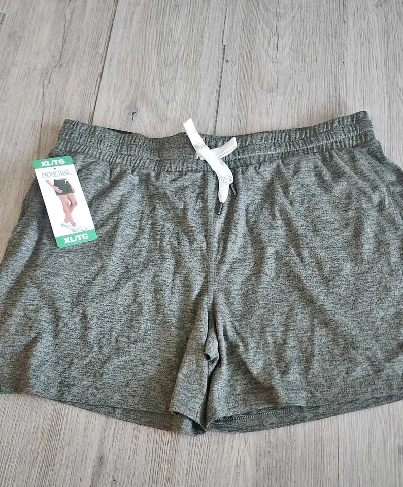 NEW XL WOMENS SHORTS, SKORTS AND CAPRIS