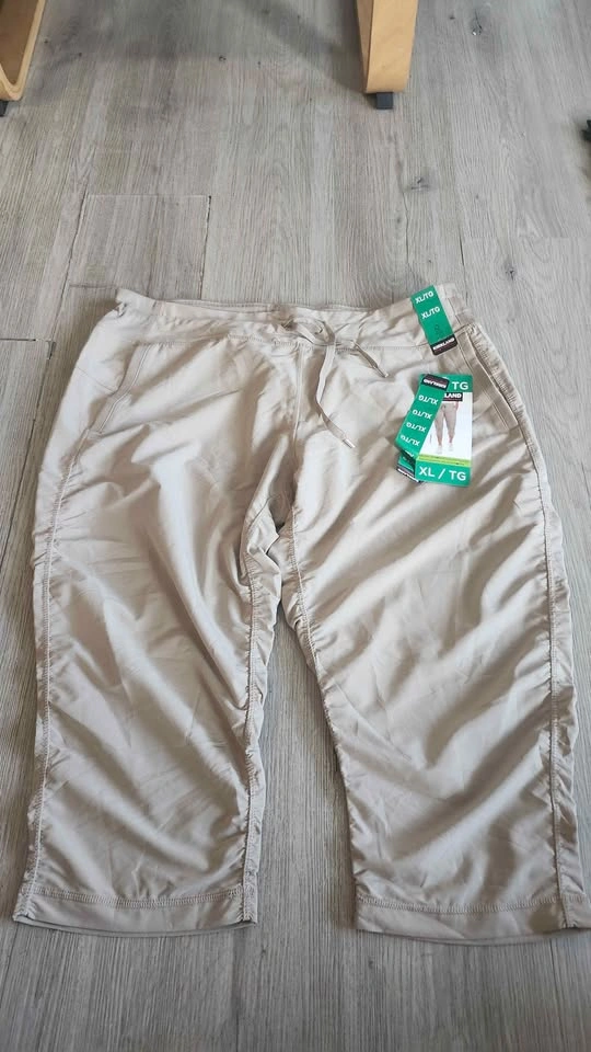 NEW XL WOMENS SHORTS, SKORTS AND CAPRIS - photo 5