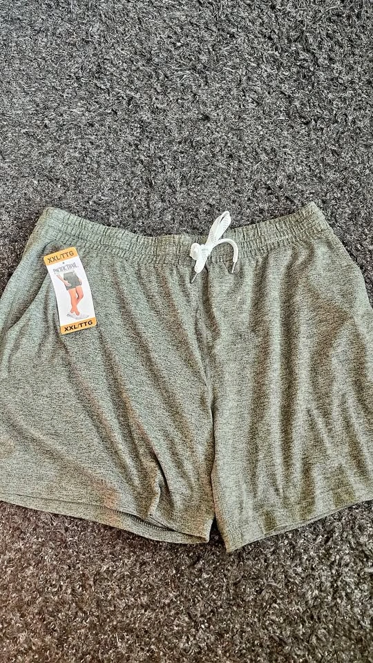 NEW XXL Women's shorts and capris