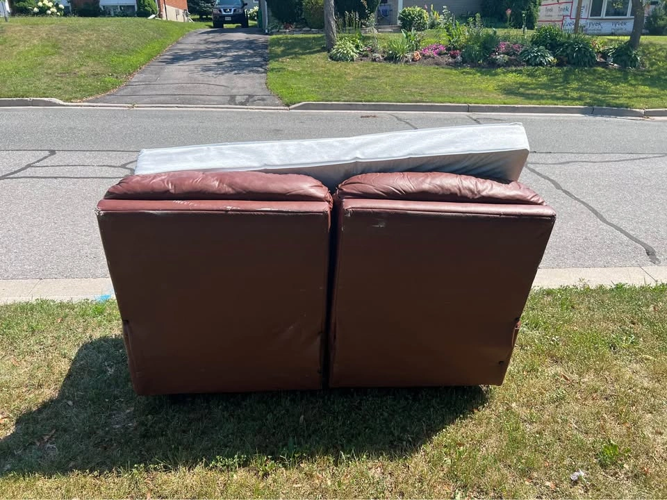 FREE Brown Leather Reclining Loveseat + Mattress - photo 3