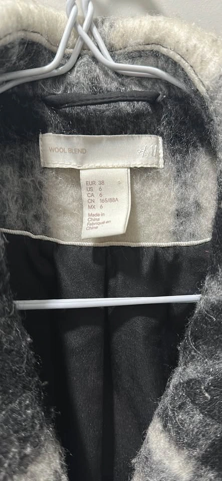 H&M Wool Blend Plaid Coat – Size 6 - photo 2