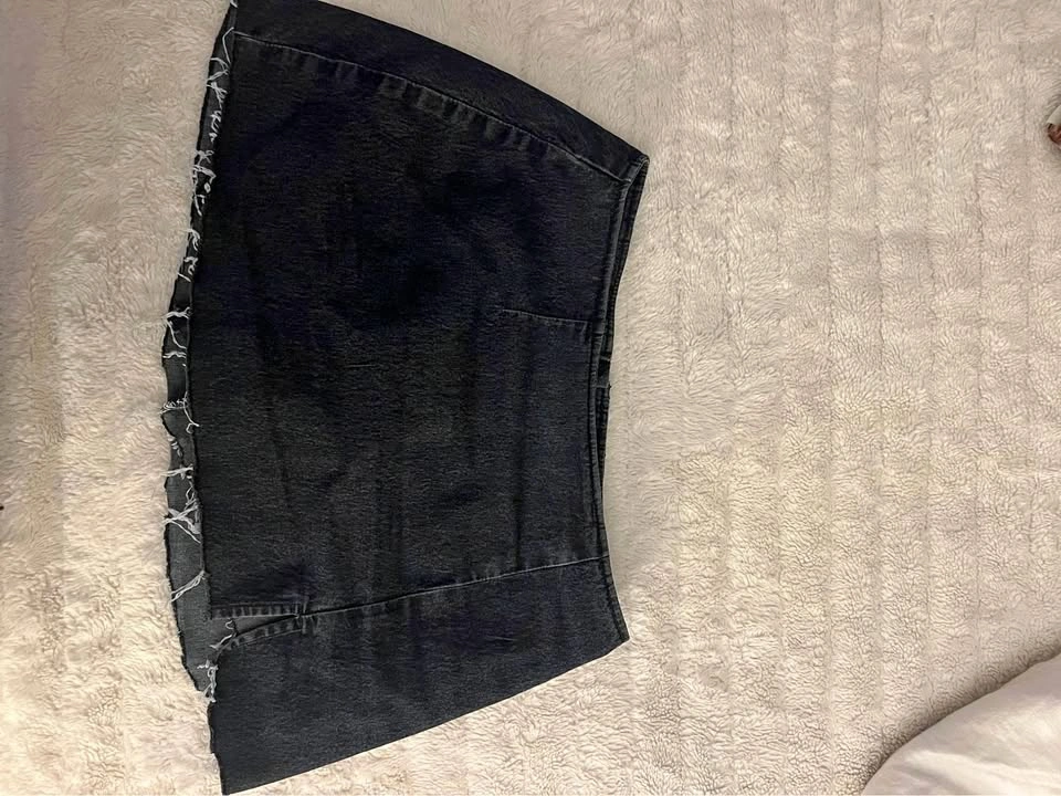 Y2K low waist mini skirt