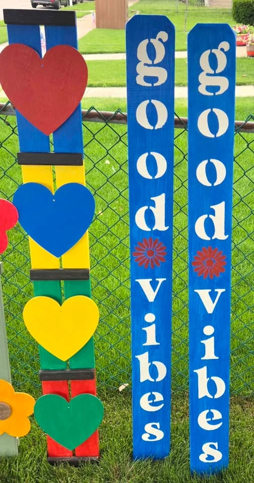 Handcrafted Cedar "Good Vibes" Porch Leaners/Custom Decor - photo 2