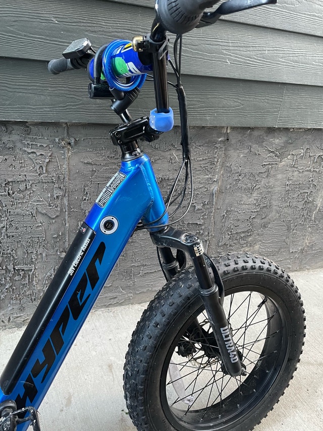 2 Bikes + Helmet + Charger - photo 5