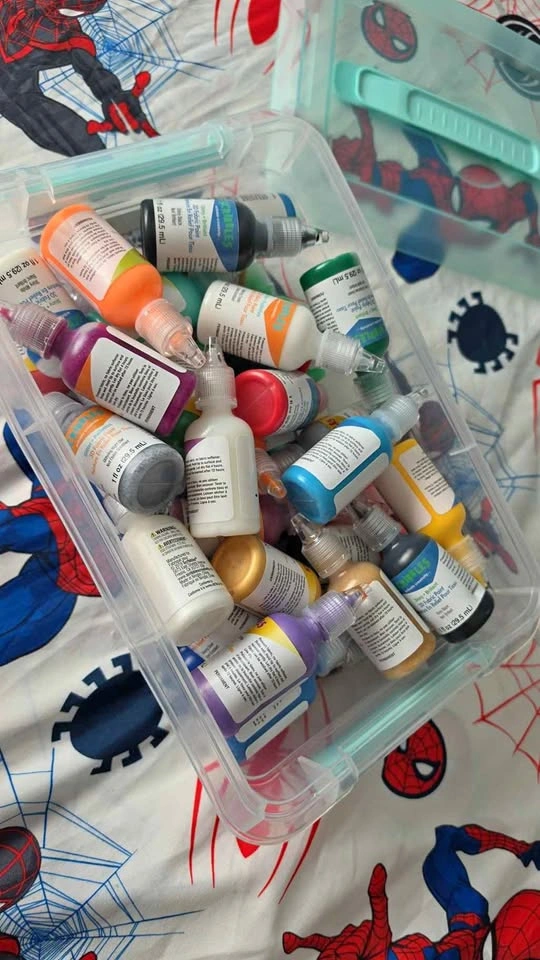 🎨 Scribbles 3D Fabric Paint Lot – Mixed Colors 🎨
