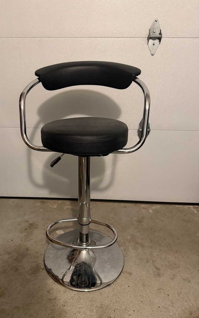 Adjustable Black Bar Stools