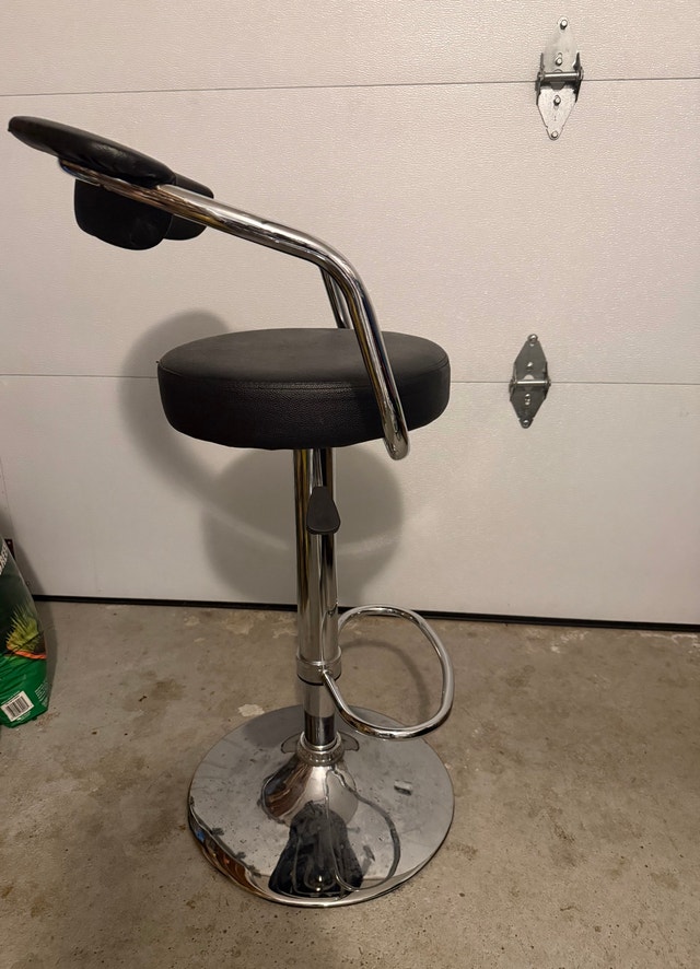 Adjustable Black Bar Stools - photo 4