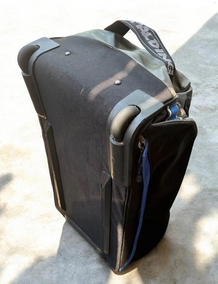 Spalding Rolling Duffel Bag used condition - photo 5