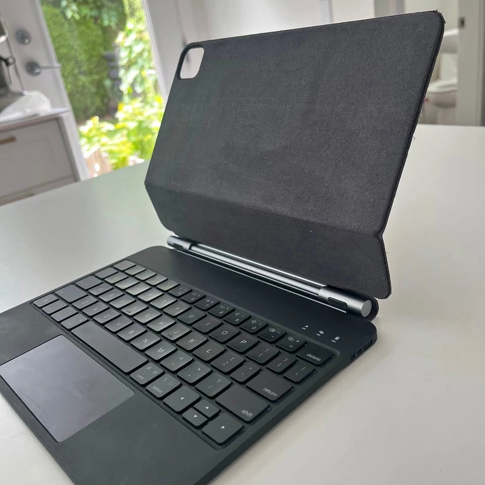 iPad Air/Pro 11” Keyboard Folio