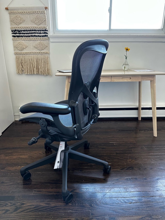 Herman Miller - Ergonomic Office Chair - photo 5
