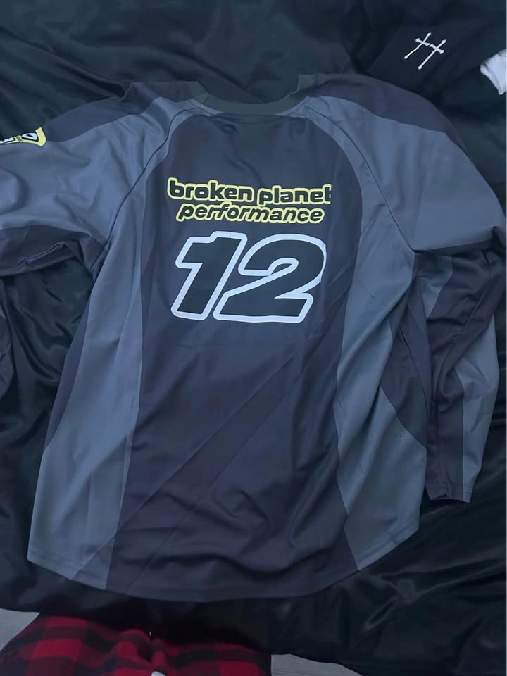 Broken planet long sleeve - photo 2