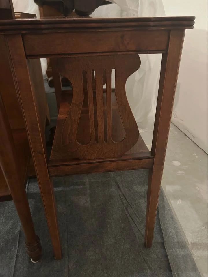 Duncan Phyfe Harp Style End Table - photo 2
