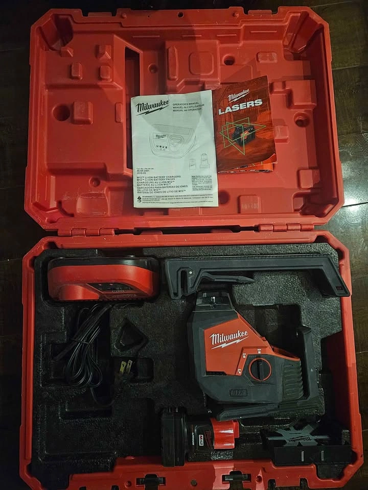Milwaukee M12 Cross Line Laser Kit with Battery & Charger - photo 4