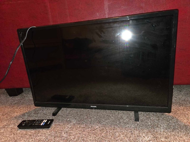 32 inch Philips tv & Remote