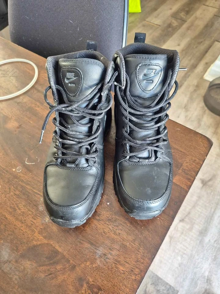 Nike boots