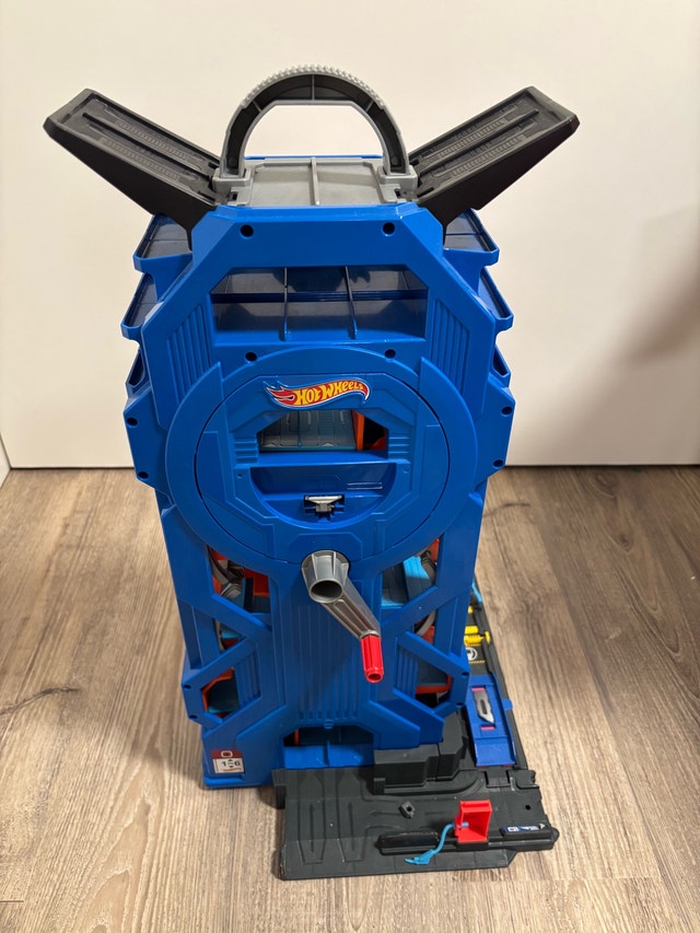 Hot Wheels Mega Garage - photo 3