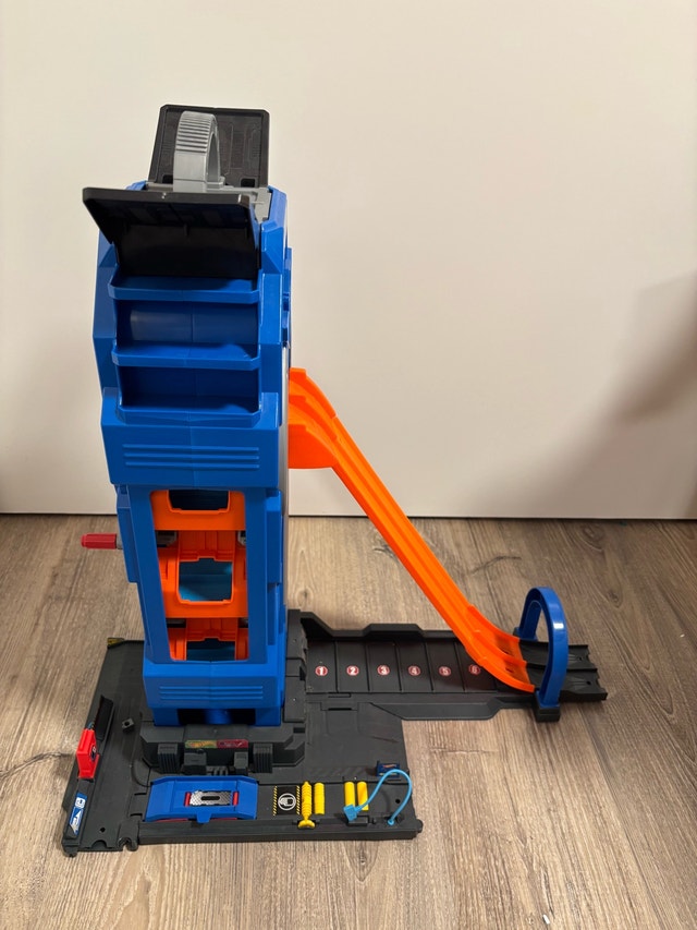 Hot Wheels Mega Garage - photo 4
