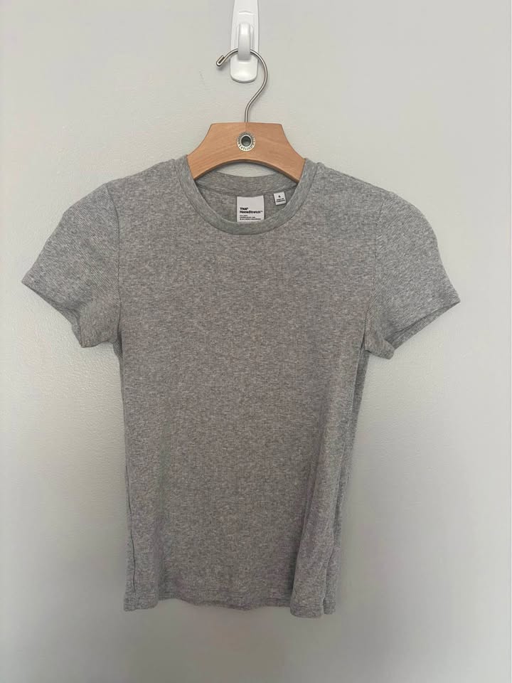 Aritzia homestretch T-shirt