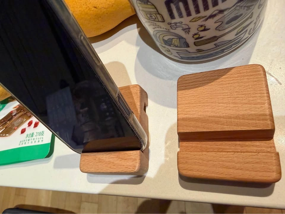 Phone Stand - photo 2