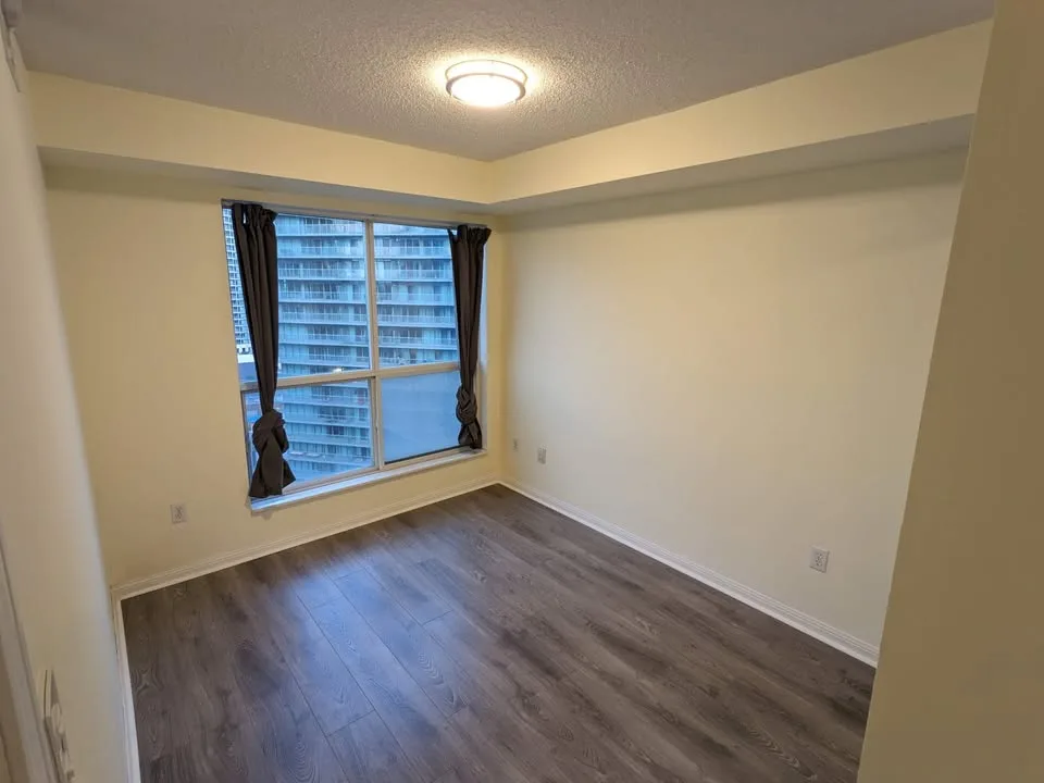 2 beds 2 baths condo utilities included Finch station ttc image indicator(5)