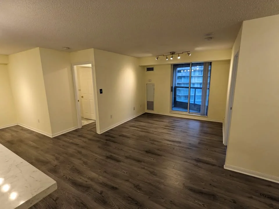 2 beds 2 baths condo utilities included Finch station ttc image indicator(9)