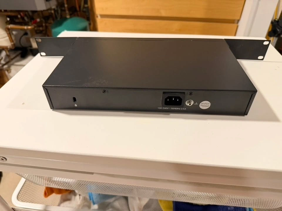 TP-Link Omada TL-SG2210MP 10-Port Gigabit Managed PoE+ Switch - photo 2