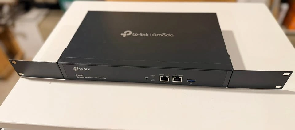 TP-Link Omada OC300 Hardware Controller - photo 2