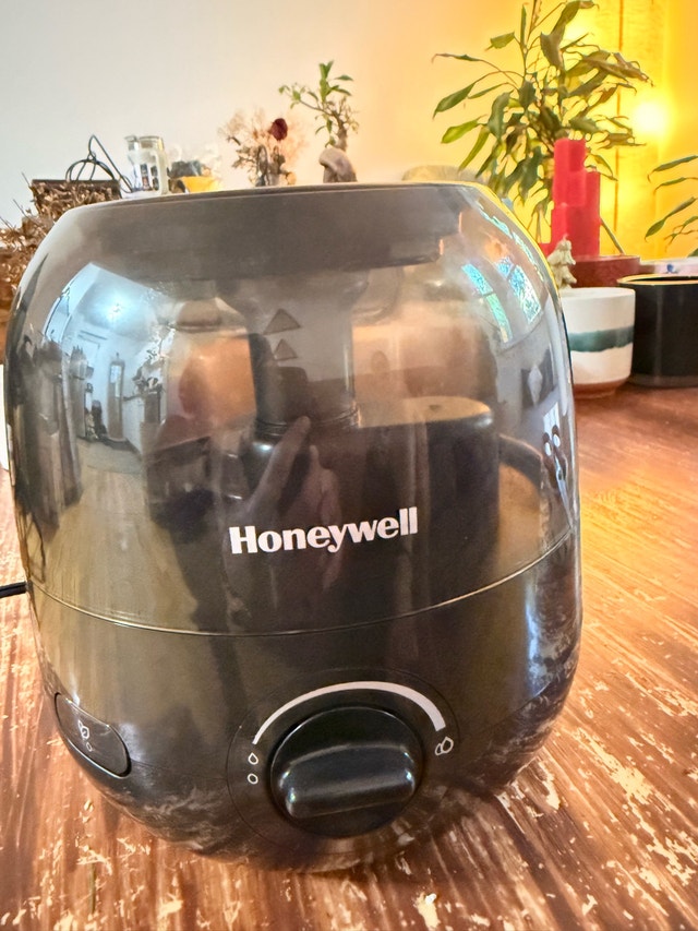 Honeywell Mini Mistᵀᴹ Ultrasonic Cool Mist Humidifier