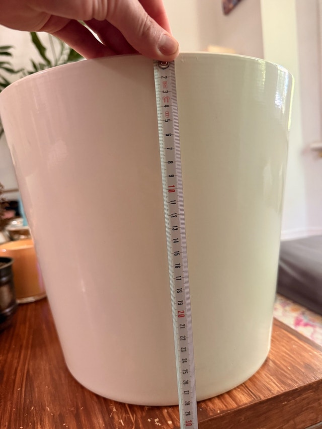 White ceramic planters/ Pot - photo 2