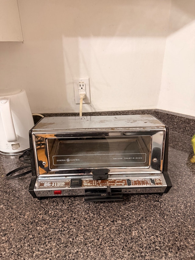 Vintage General Electric Deluxe Toast-R- Oven - photo 2