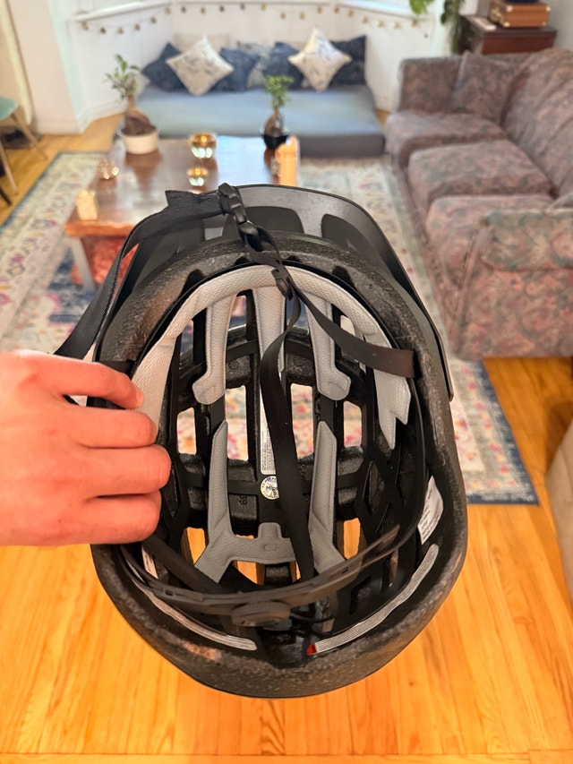 bike helmet - photo 2