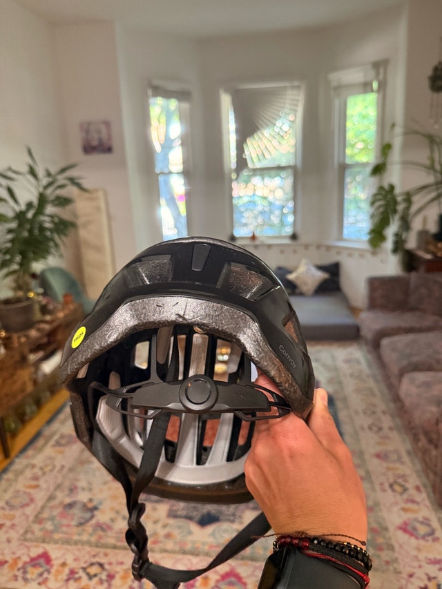 bike helmet - photo 3