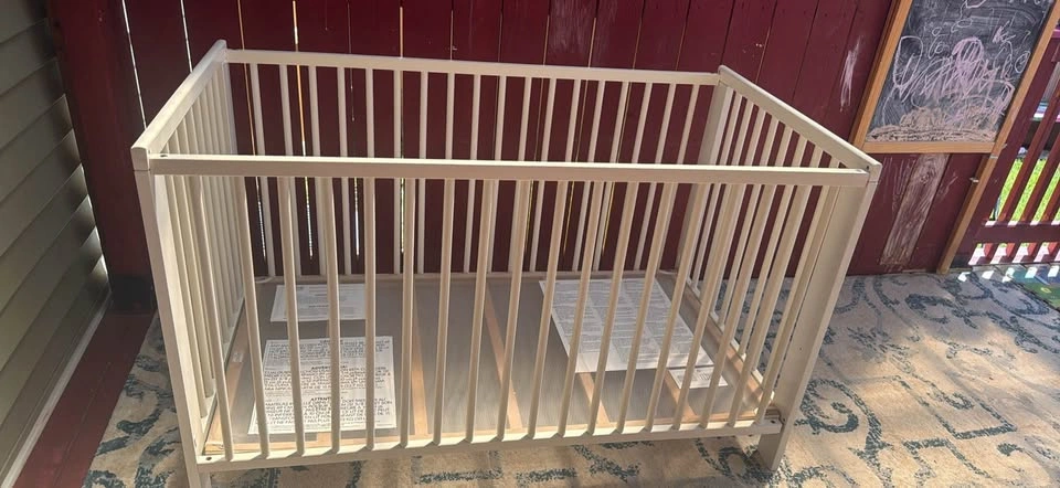 IKEA crib - photo 2