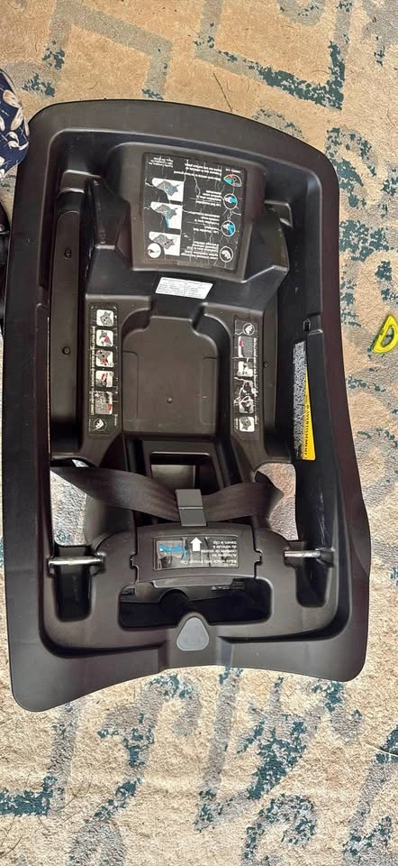 Evenflo Infant Car Seat & Base – Clean, Ready to Use – Expires 0