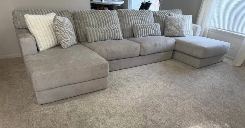 Gray 3 Piece Chaise Sectional