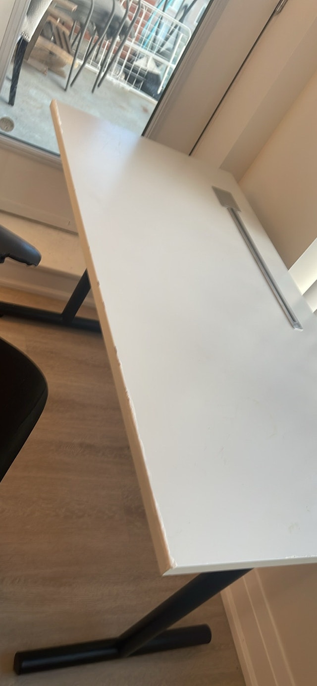 desk and chair - photo 4