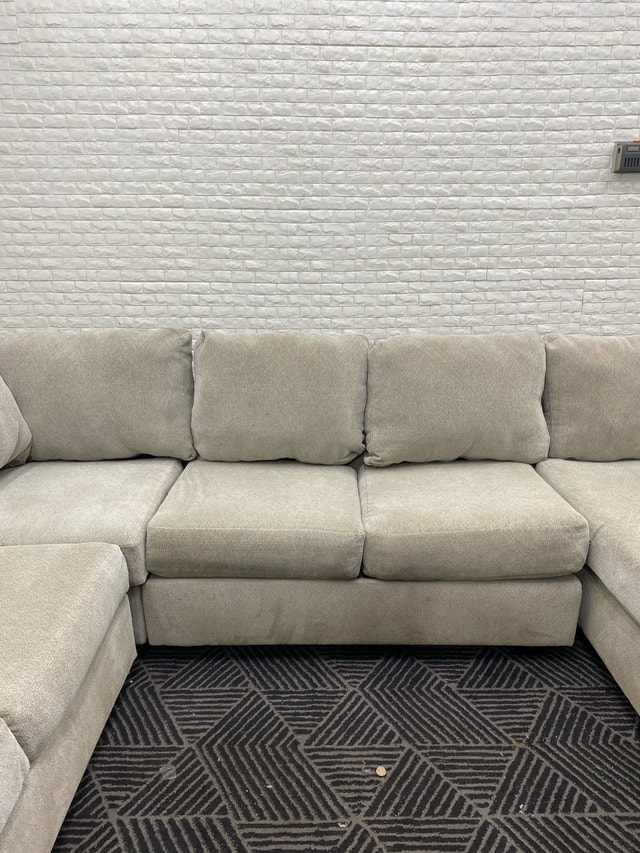 FREE DELIVERY Sectional - photo 4
