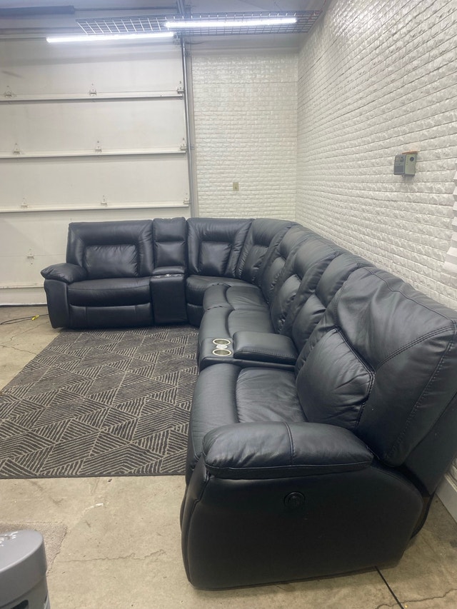 FREE DELIVERY Sectional - photo 4