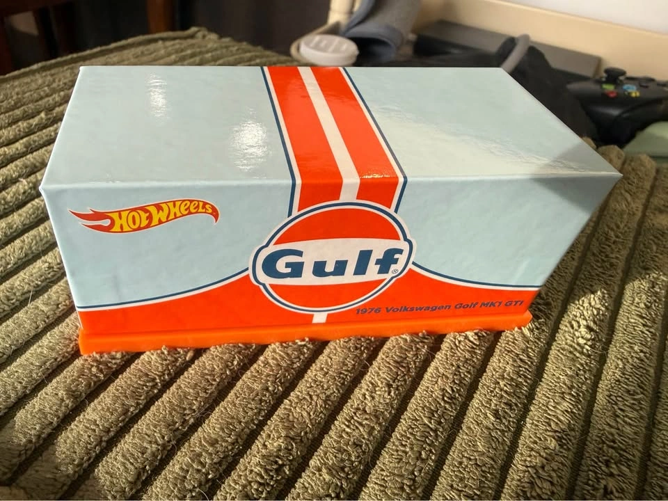 Hot Wheels Red Line Club 1976 Volkswagen Golf Mk1 GTI Gulf Editi - photo 2