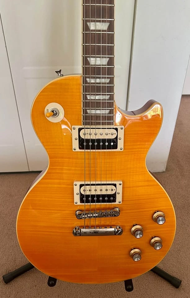 Epiphone SLASH Signature Electric Guitar and Marshall Amp - photo 3