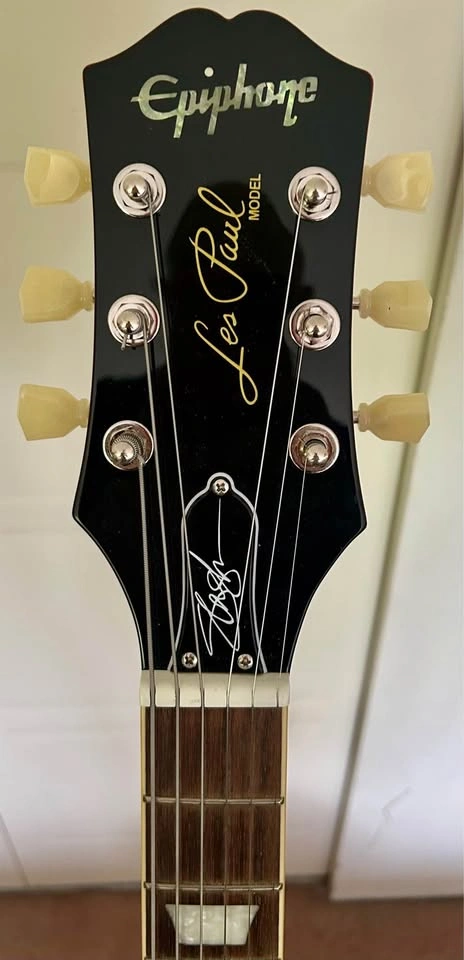 Epiphone SLASH Signature Electric Guitar and Marshall Amp - photo 5