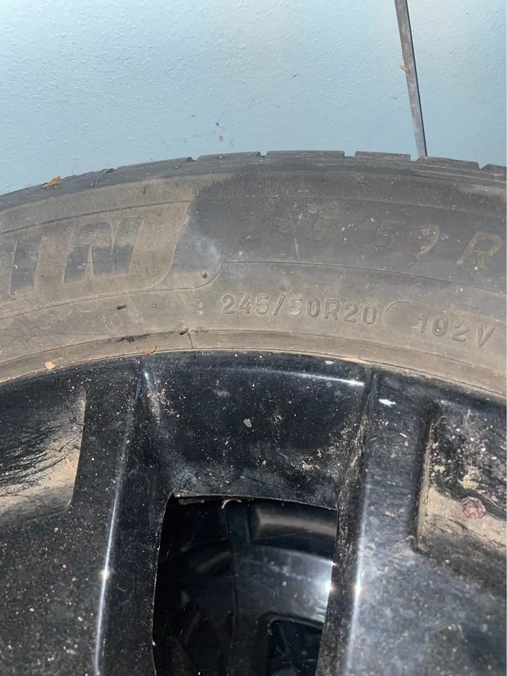 Kia telluride wheels 245/50R20 Michelin Tires - photo 2