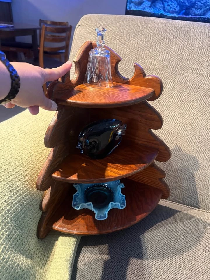 Vintage three-tier wooden corner wall display shelf - photo 5