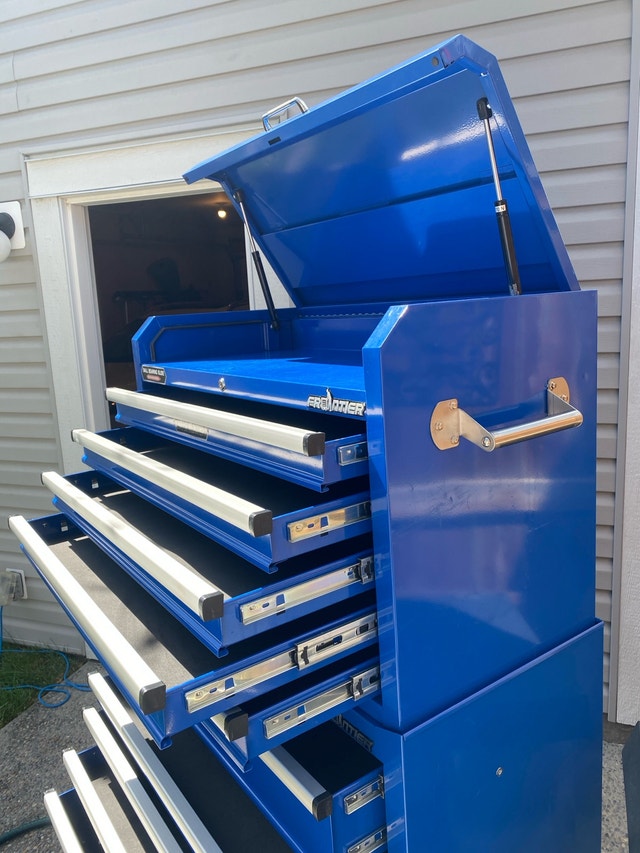 36” x 60” Frontier Tool Chest, Excellent condition, Clean - photo 5