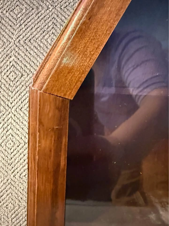 Vintage wood/ curio cabinet - photo 5