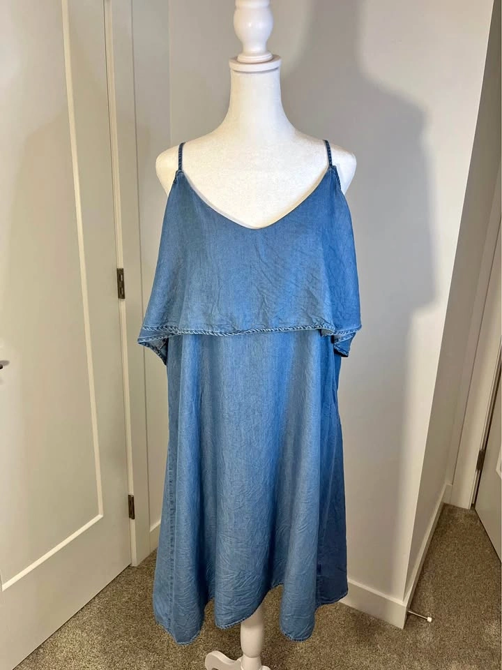 STANDARD GRACE Light Blue Denim-Look Long Dress - Size 2X