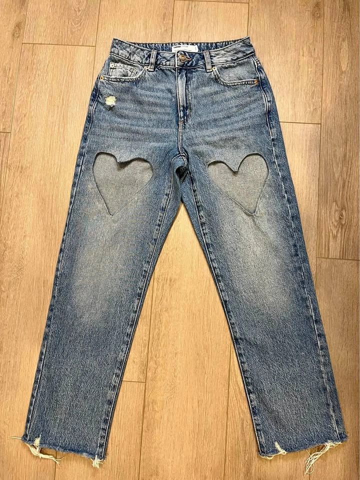 GARAGE Heart Cutout Jeans - Size 25
