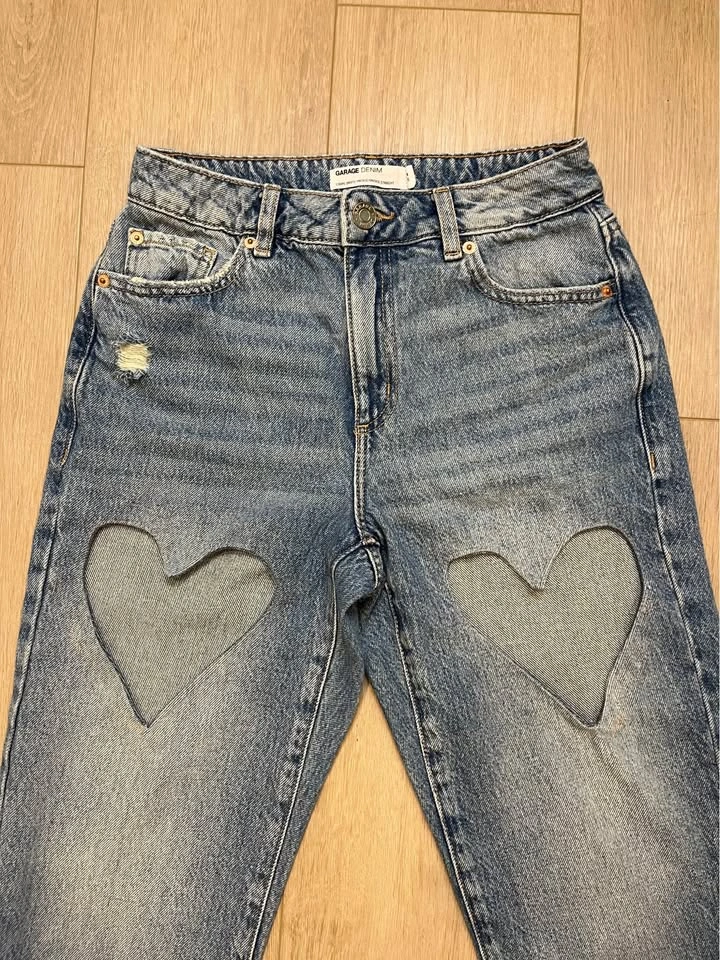 GARAGE Heart Cutout Jeans - Size 25 - photo 2